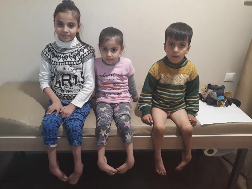 Geldinzameling voor 3 kinderen met een klompvoet